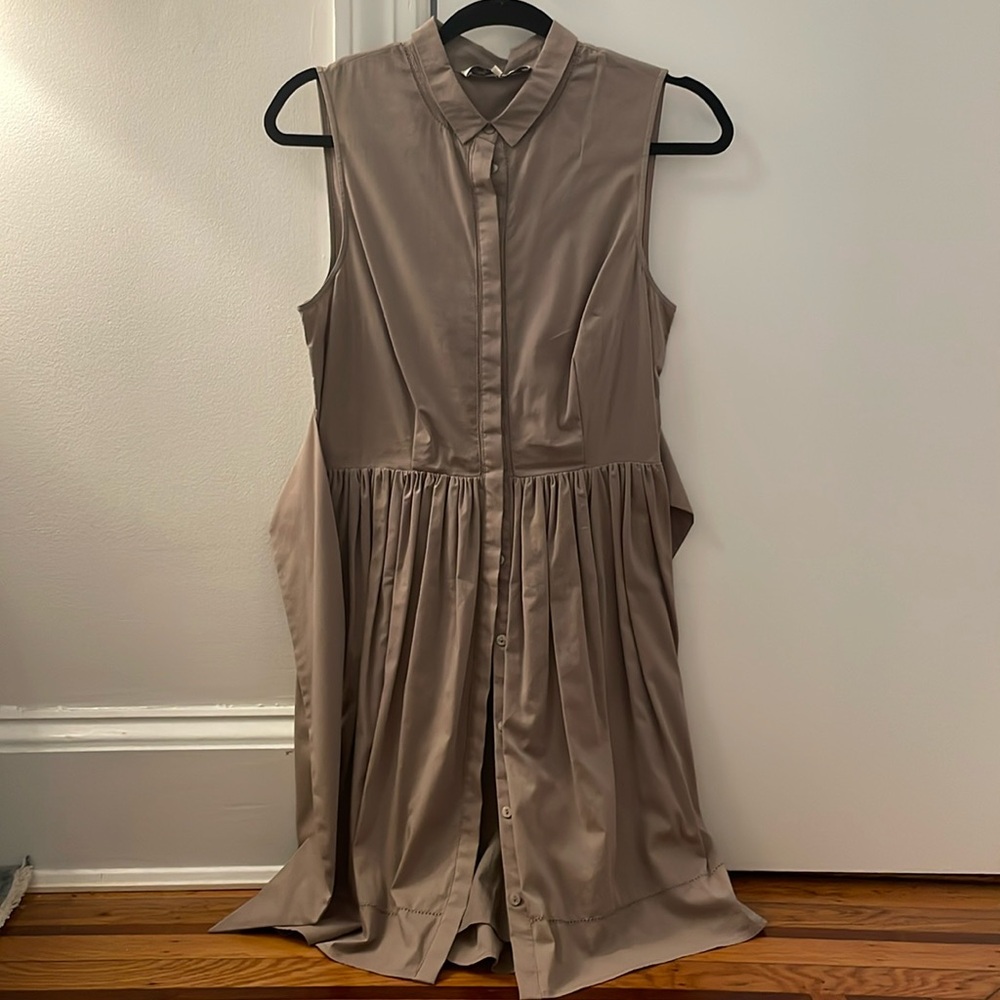 Pretty beige button up sleeveless dress, size 4